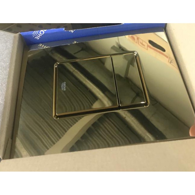 39102GL1 Инсталляция Grohe 38772GL1 в комплекте с унитазом безободковым (золотая глянцевая кнопка)